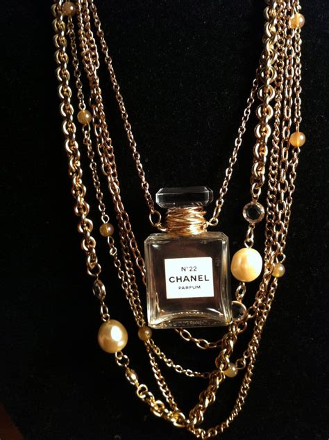 bijoux chanel 2021|chanel perfume necklace.